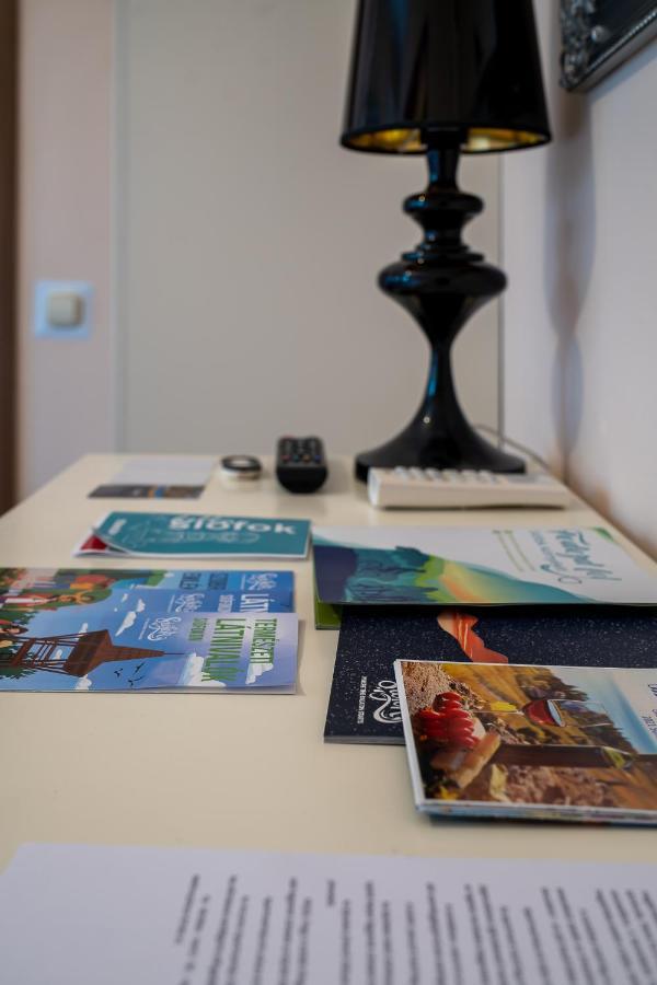 Accomo Apartmanhaz Сиофок Екстериор снимка