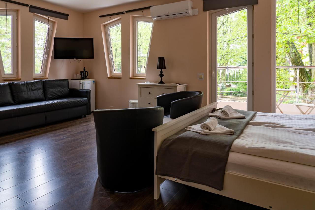 Accomo Apartmanhaz Сиофок Екстериор снимка