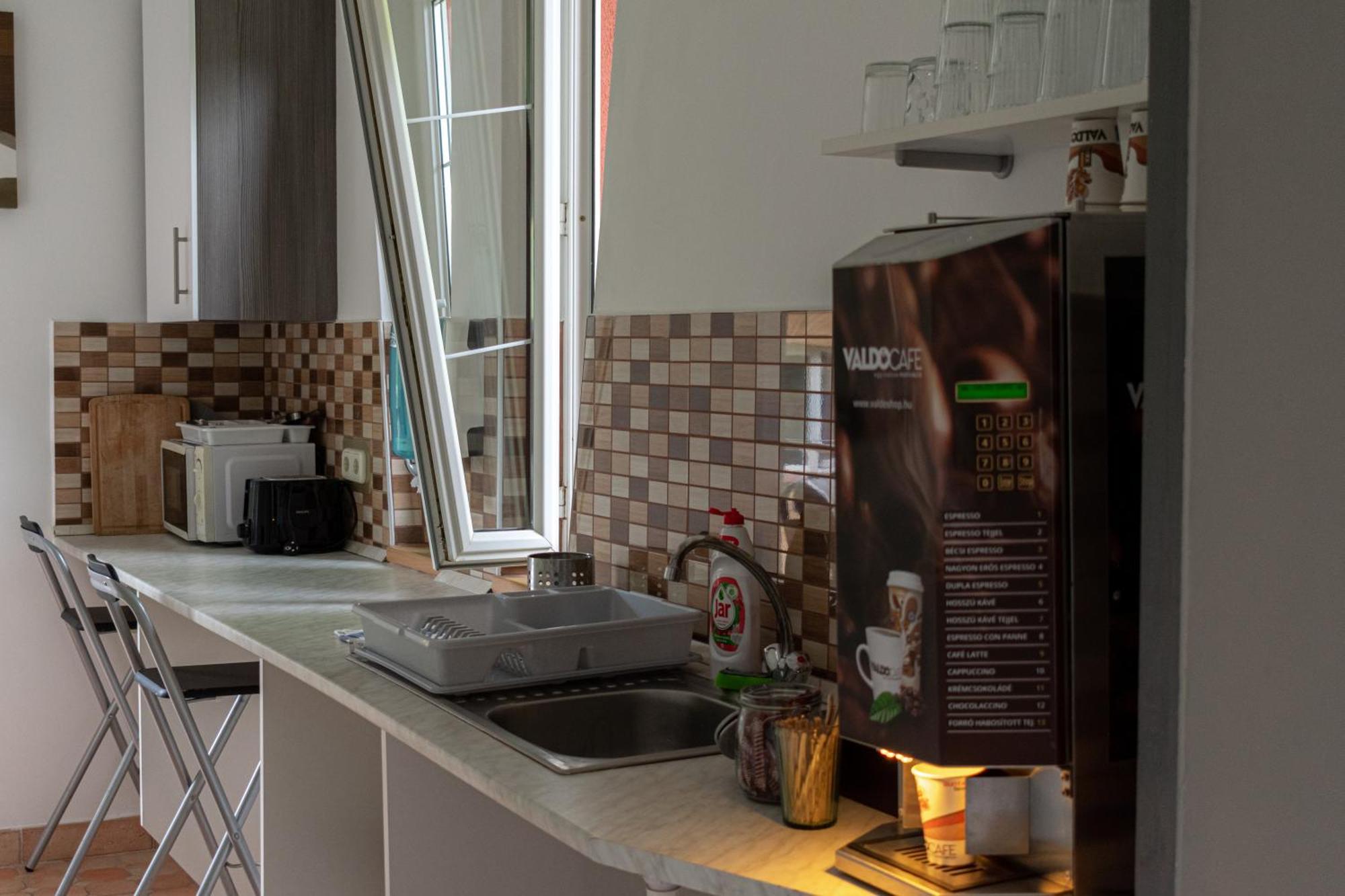 Accomo Apartmanhaz Сиофок Екстериор снимка